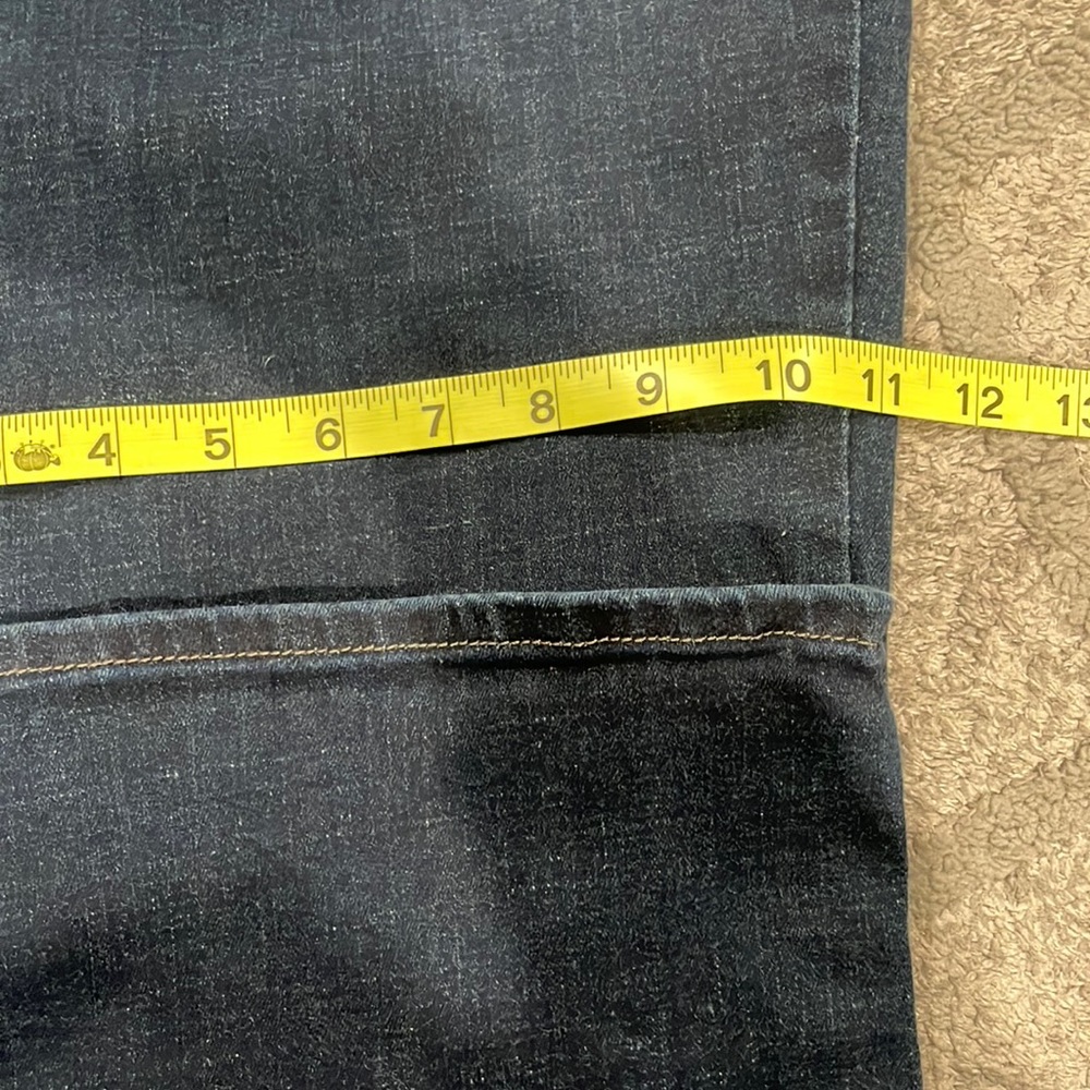 Levi’s dark denim 415 classic boot cut 30 inch inseam high rise - Picture 8 of 9